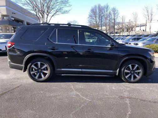 2025 Honda Pilot Touring 8-Passenger