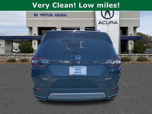 2025 Honda Pilot Touring 8-Passenger