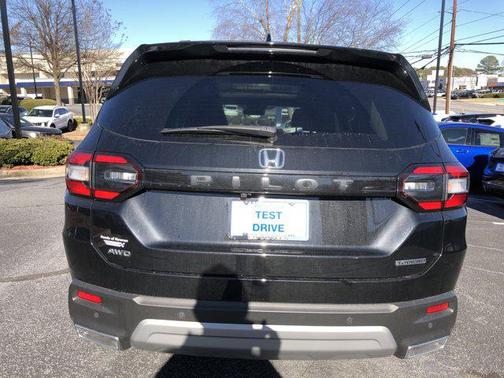 2025 Honda Pilot Touring 8-Passenger