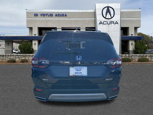 2025 Honda Pilot Touring 8-Passenger