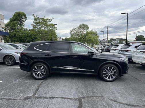 Majestic Black Pearl 2026 Acura MDX w/Technology Package