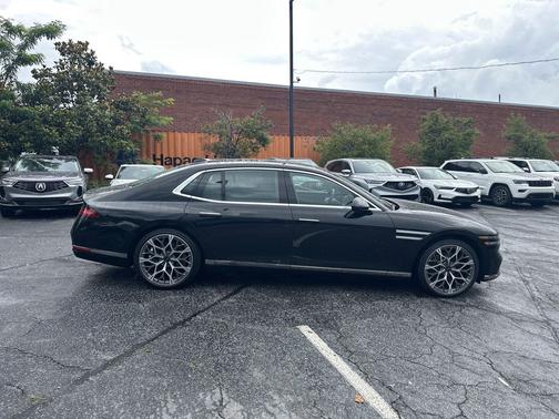Vik Black 2023 Genesis G90 e-SC