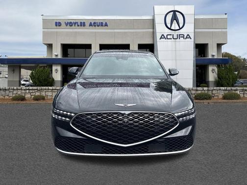 Vik Black 2023 Genesis G90 e-SC