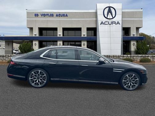 Vik Black 2023 Genesis G90 e-SC