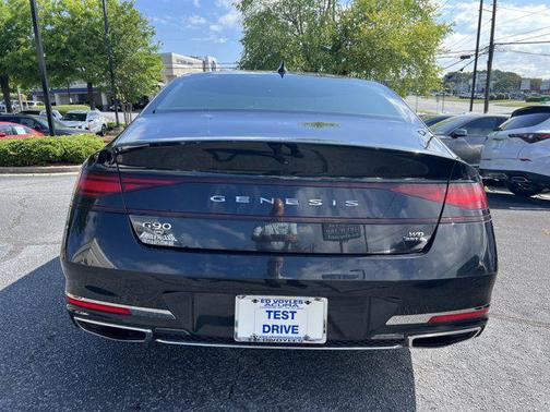 Vik Black 2023 Genesis G90 e-SC