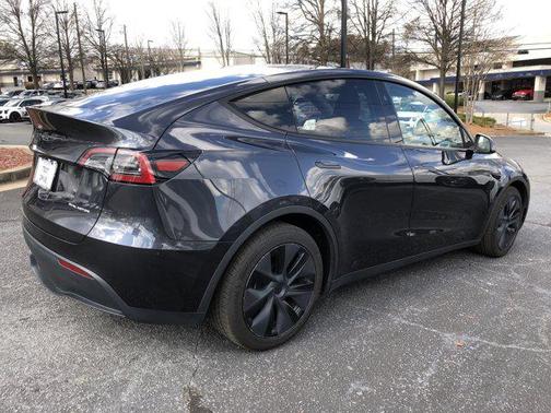 2025 Tesla Model Y Long Range
