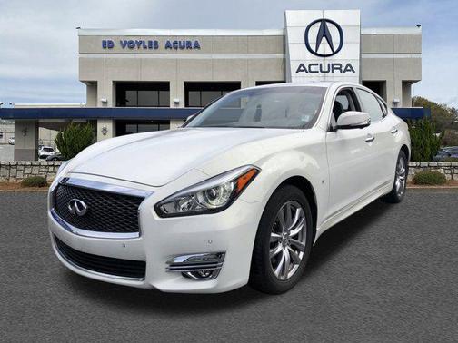 2015 INFINITI Q70 3.7