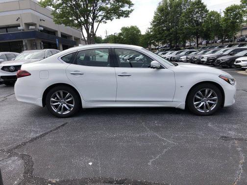 2015 INFINITI Q70 3.7