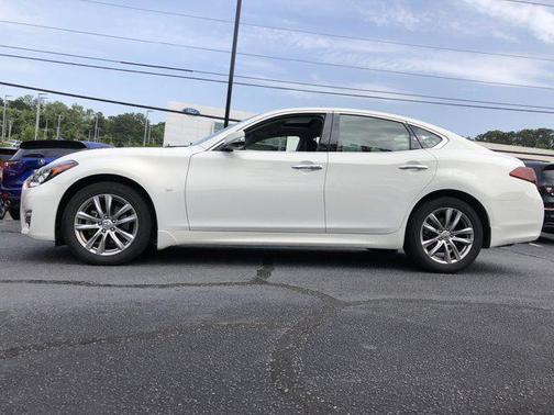 2015 INFINITI Q70 3.7