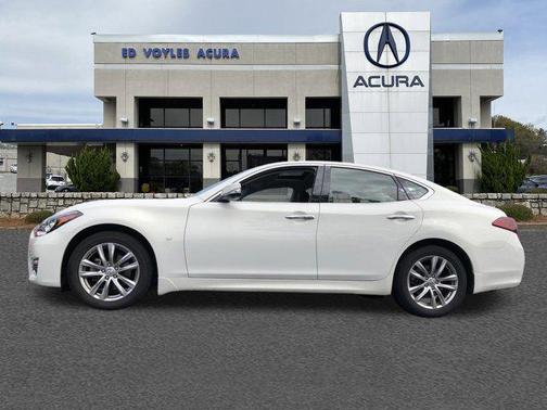 2015 INFINITI Q70 3.7