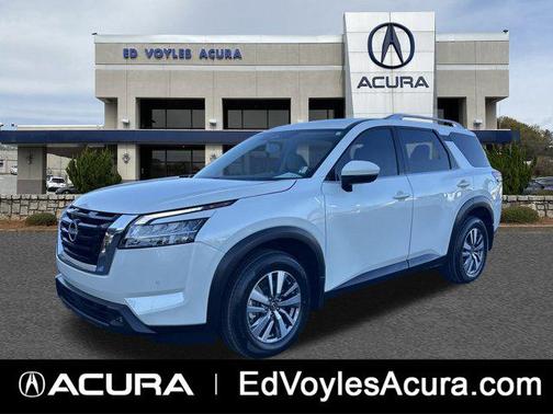 2022 Nissan Pathfinder SL