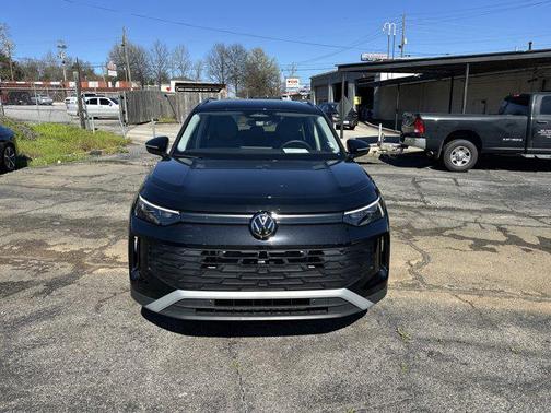 2025 Volkswagen Tiguan 2.0T SE