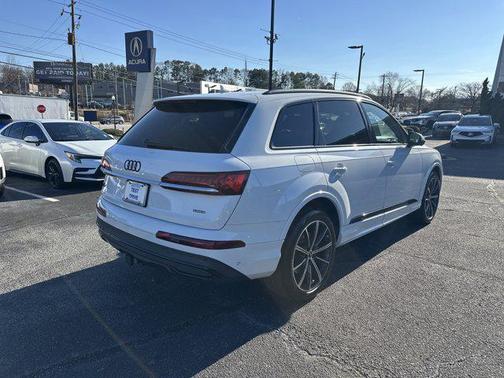 2021 Audi Q7 55 Premium Plus