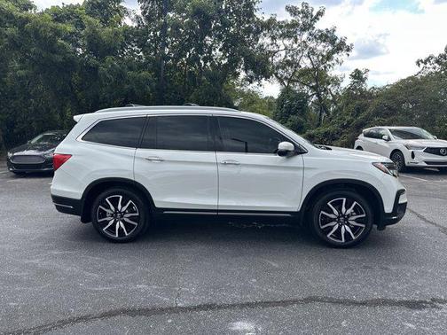2022 Honda Pilot Touring 8-Passenger