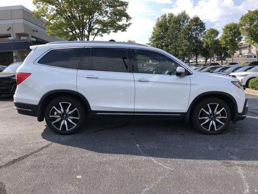 2022 Honda Pilot Touring 8-Passenger