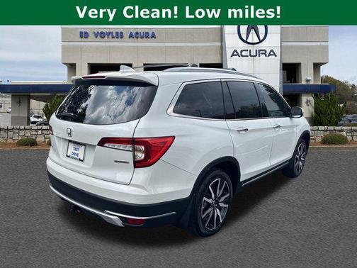 2022 Honda Pilot Touring 8-Passenger