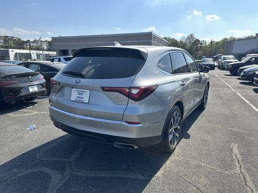 Lunar Silver Metallic 2023 Acura MDX w/Technology Package