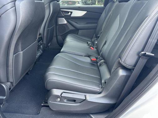 Platinum White Pearl 2026 Acura MDX w/Technology Package