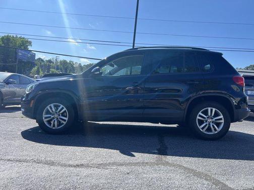 Deep Black Pearl 2016 Volkswagen Tiguan S
