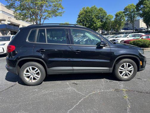Deep Black Pearl 2016 Volkswagen Tiguan S