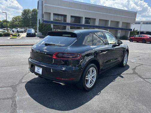 2017 Porsche Macan Base