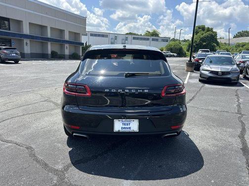 2017 Porsche Macan Base