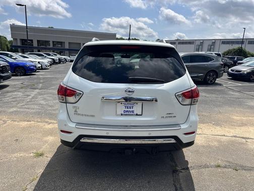Pearl White 2016 Nissan Pathfinder Platinum