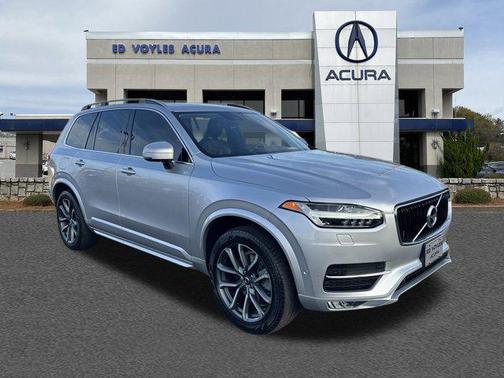 2017 Volvo XC90 T6 Momentum