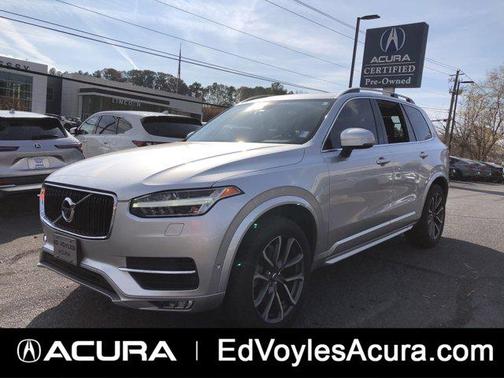 2017 Volvo XC90 T6 Momentum
