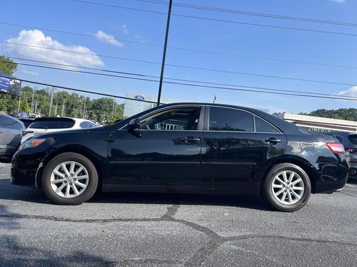 Black 2011 Toyota Camry XLE