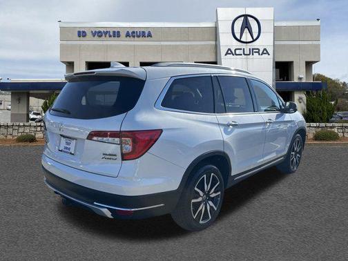 2022 Honda Pilot Touring 8-Passenger