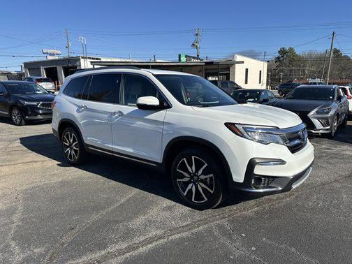 2022 Honda Pilot Touring 8-Passenger