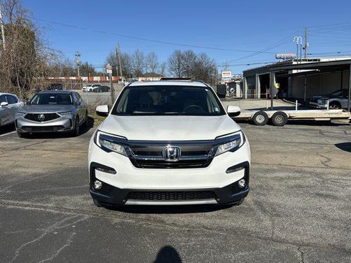 2022 Honda Pilot Touring 8-Passenger
