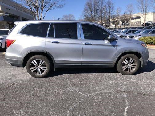 Lunar Silver Metallic 2018 Honda Pilot EX