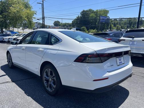 Platinum White Pearl 2023 Honda Accord EX