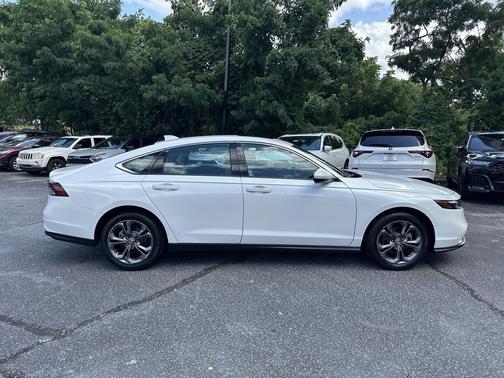 Platinum White Pearl 2023 Honda Accord EX