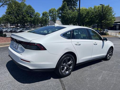 Platinum White Pearl 2023 Honda Accord EX
