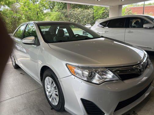 Classic Silver Metallic 2014 Toyota Camry LE