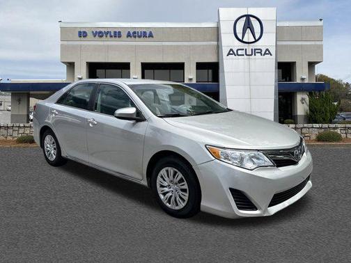 Classic Silver Metallic 2014 Toyota Camry LE