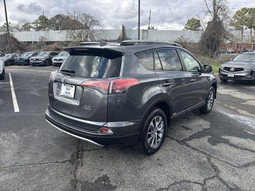 2017 Toyota RAV4 Hybrid XLE