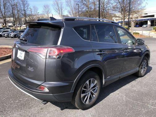 2017 Toyota RAV4 Hybrid XLE