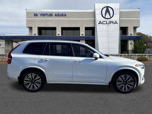 2020 Volvo XC90 T6 Momentum