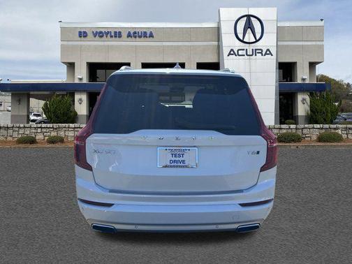 2020 Volvo XC90 T6 Momentum