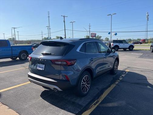 2025 Ford Escape SE