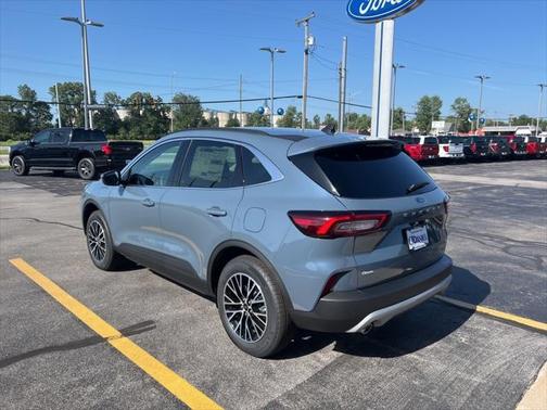 2025 Ford Escape SE