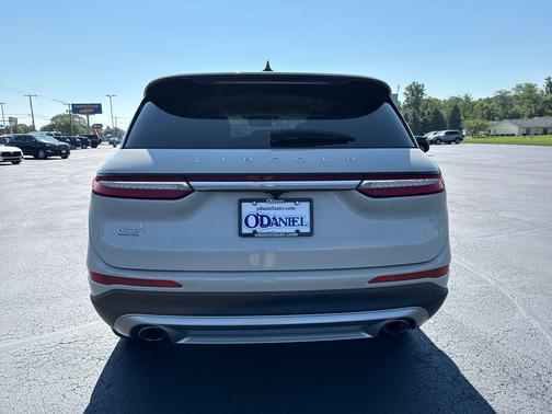 Pearl Metallic 2023 Lincoln Corsair Reserve