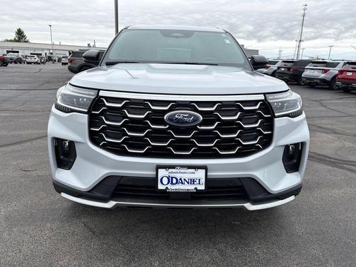White Metallic 2025 Ford Explorer Platinum