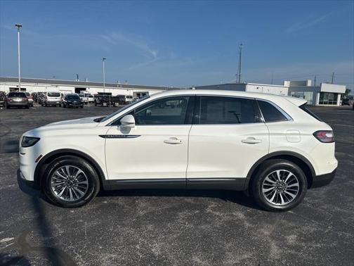 2022 Lincoln Nautilus Standard
