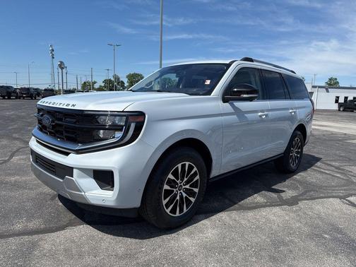 Silver Metallic 2025 Ford Expedition Platinum