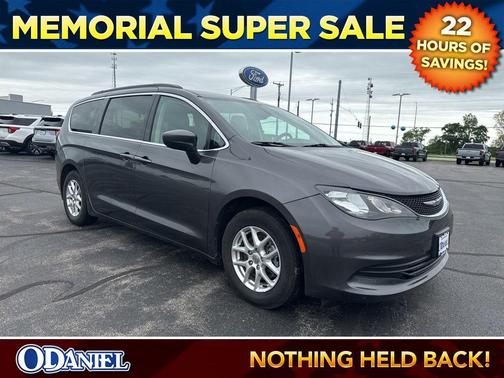 Granite Crystal Metallic Clearcoat 2020 Chrysler Voyager LXI
